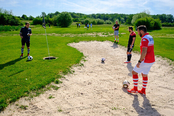 Team-building-insolite-reims-Footgolf-dans-les-vignes