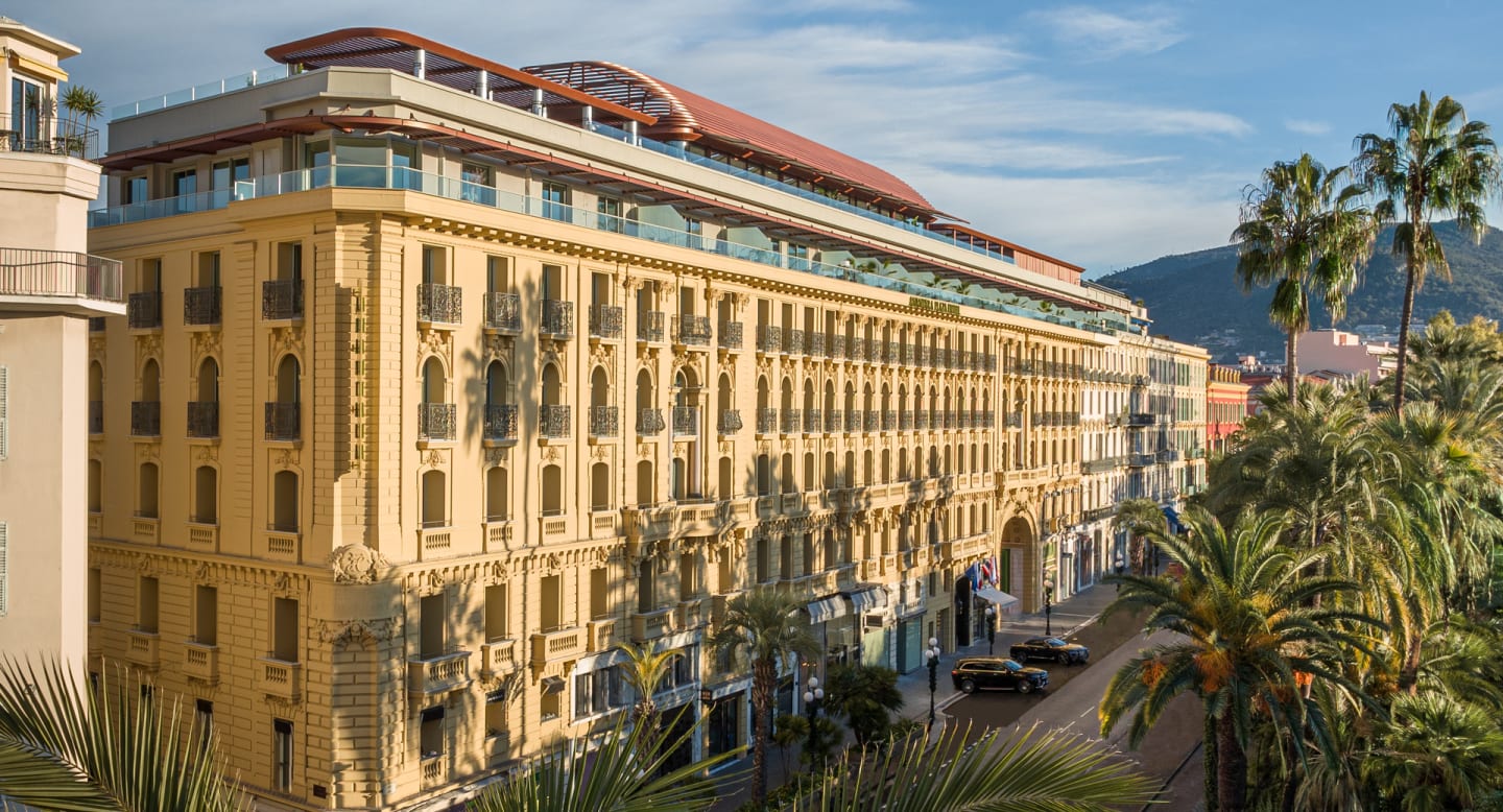 anantara_plaza_nice_hotel_drone_exterior_hotel_hero-crpd-1920x1037-1
